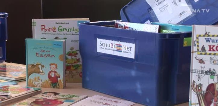 Austausch in Bücherei: Das Netzwerk SchuBiNet fördert das Lesen in Schulen