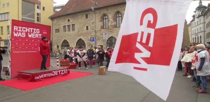 Große Unzufriedenheit: Beim Warnstreik gingen Erzieher aus Kitas und Horten auf die Straße