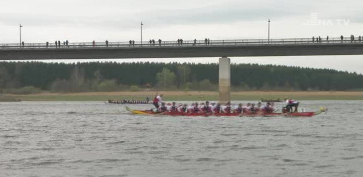 Deutsche Meisterschaft: Auf dem Zeulenrodaer Meer gingen 1 000 Drachenboot-Sportler an den Start