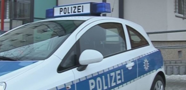 Roller-Fahrer rutschte auf Fahrbahn aus