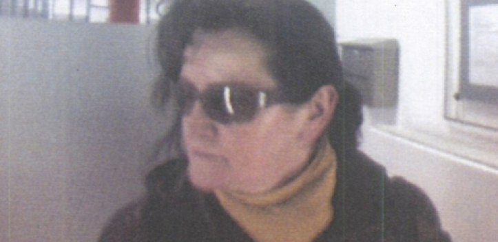 Wer kennt diese Frau?   