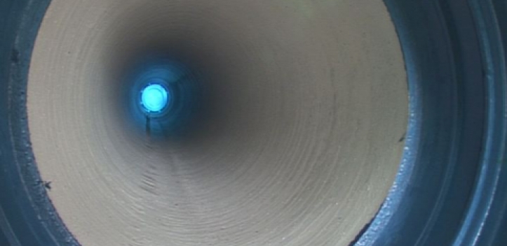 Neue Rohwasserleitung auf den Feldern vor Maua