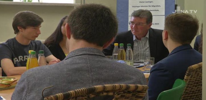 Im Gespräch: In der Europawoche war der Thüringer Migrationsminister zu Gast an der Stoyschule