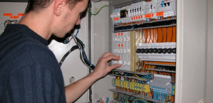 Elektrotechnik/Informationstechnik: Frauenstudiengang 