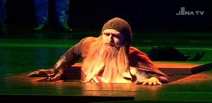 Auf der Bühne: Das Theater Altenburg führt ein Stück über Kaiser Barbarossa auf