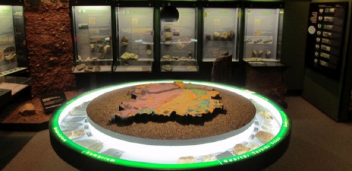 Erneuerte Gesteinsschau im Naturkundemuseum