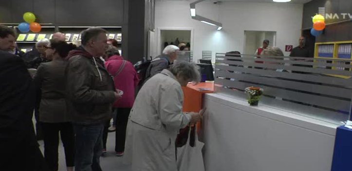 Umgebaut: Das Nahverkehrs-Servicecenter am Holzmarkt ist seit heute wieder geöffnet