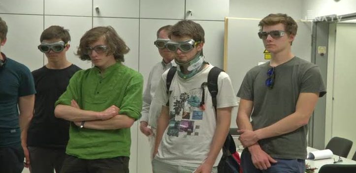 Licht-Technologien im Lichtjahr: Die Ernst-Abbe-Hochschule lud zu Experimenten ein