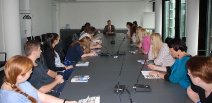 Klasse der Lobdeburgschule zu Gast im Bundestag 
