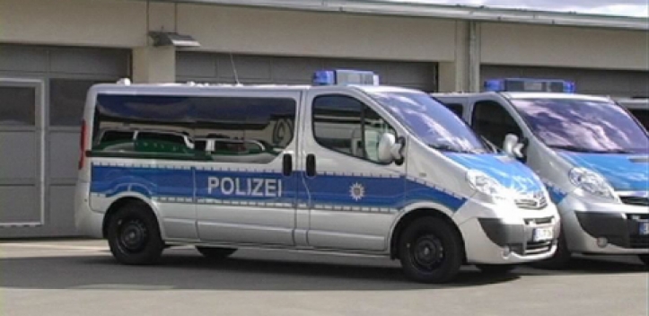 Auto rollte davon: Ehepaar schwer verletzt