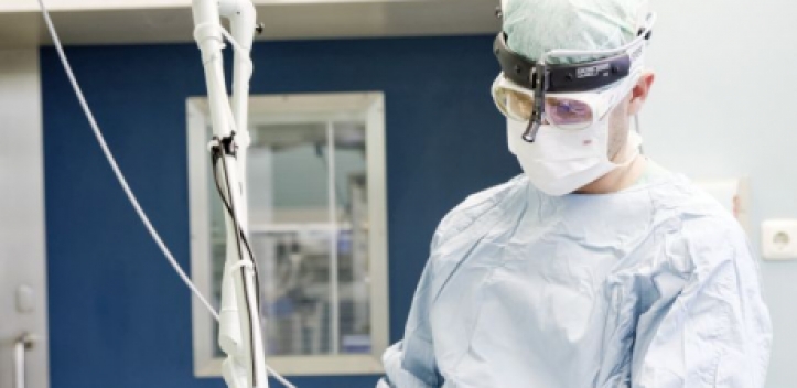 Laserlicht bei Mandel-Operationen 