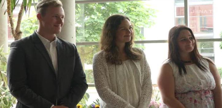 Gudrun Frey Stiftung: Jugendliche unterstützen Lehrer im Ausland