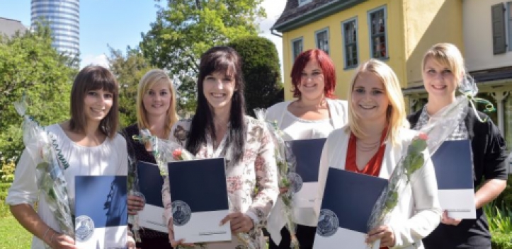 Abschlusszeugnisse für Auszubildende der Universität 