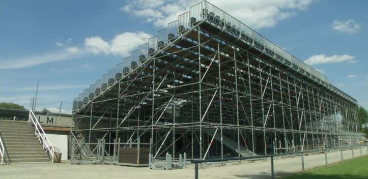 Zusatztribüne im Stadion: Für den Pokal-Hit gegen den Hamburger SV gibt es insgesamt 13 800 Plätze