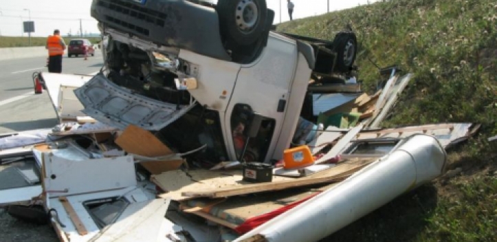 Leichtverletzte bei Wohnmobil-Unfall auf A 9 