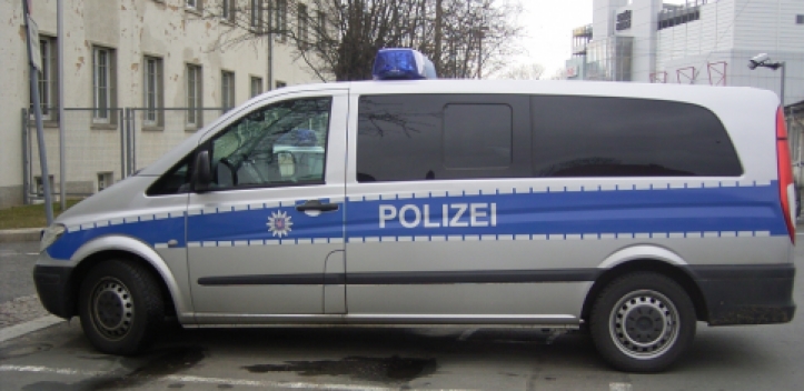 Mit Stange nach Kleingärtner geworfen