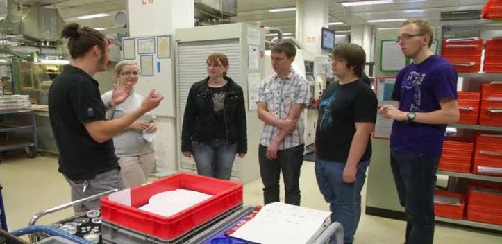 Begrüßt: Dreizehn Auszubildende haben ihre Lehre bei der Carl Zeiss Jena GmbH aufgenommen