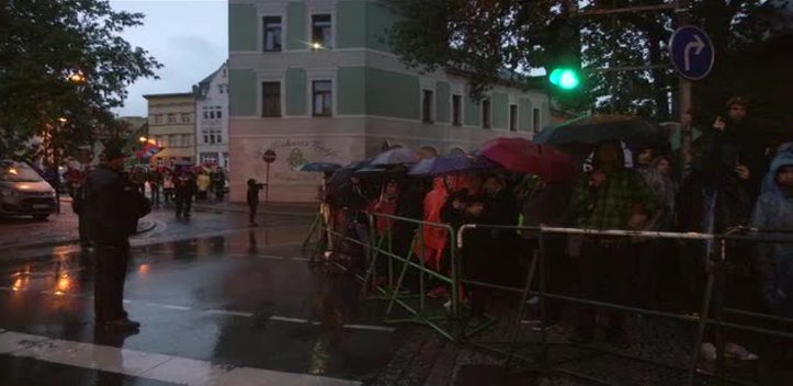 Blockiert: Hunderte Gegendemonstranten unterbrachen den Thügida-Marsch in Eisenberg