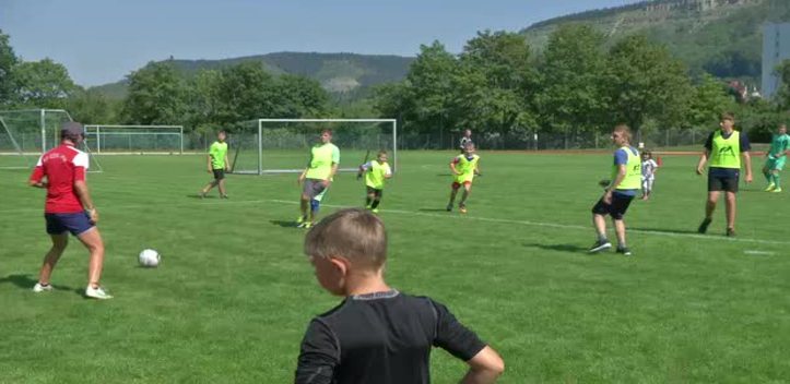 Knuddel-Turnier ausgetragen: Zum sechsten Mal traten Krebskranke Kinder gegen Ärzte an