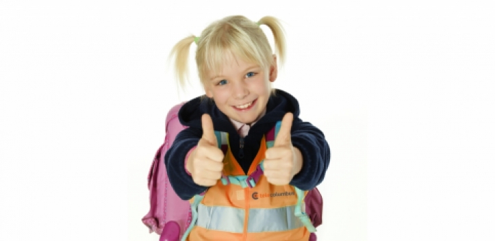 Tele Columbus spendiert Warnwesten für Jenaplanschule