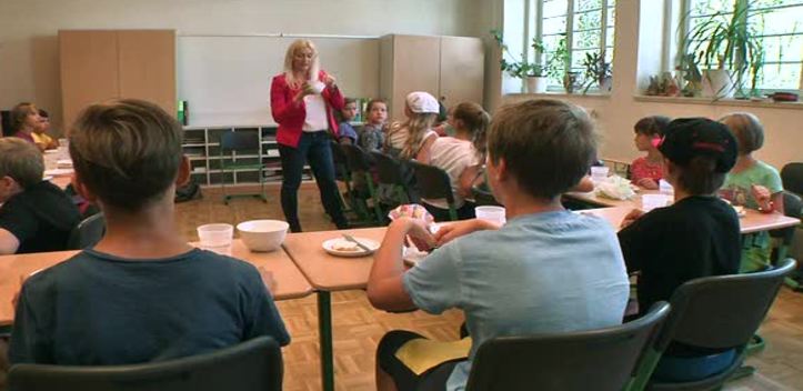 Korrekte Umgangsformen: An der Jenaplanschule wurden beim Knigge-Kurs auch Tischmanieren vermittelt