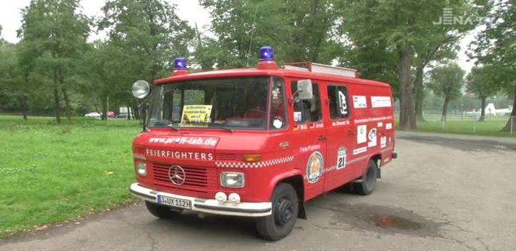 Weltenbummler: Zwei Jenaer gehen mit einem historischen Feuerwehr-Auto auf Benefiz-Tour