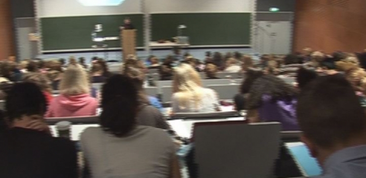 Broschüre zum Uni-Weiterbildungsangebot 