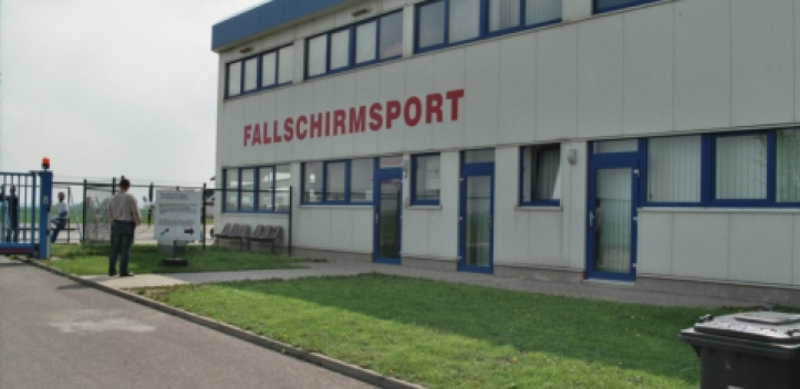 2. Pink Skyvan-Boogie-Gera