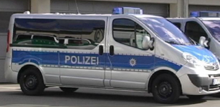 Baufahrzeug beschädigt