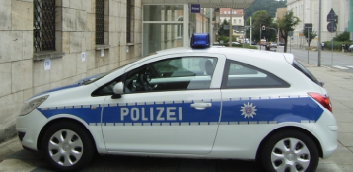 Lkw fuhr in Pannenfahrzeug auf der A 9