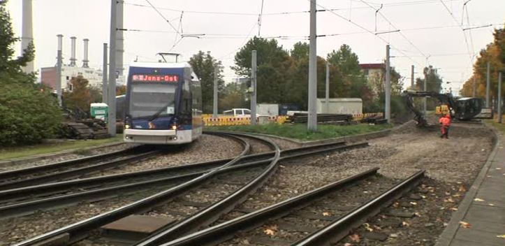 Schienenersatzverkehr für die Straßenbahn: In Winzerla wird das Gleisdreieck erneuert