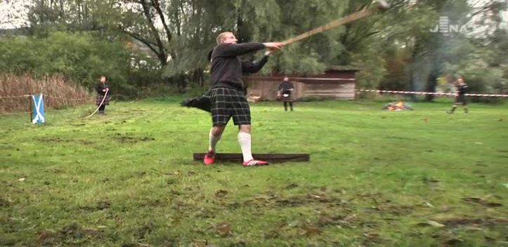 In Aktion: Bei den 2. Highland Games in Löberschütz war Kraft gefragt