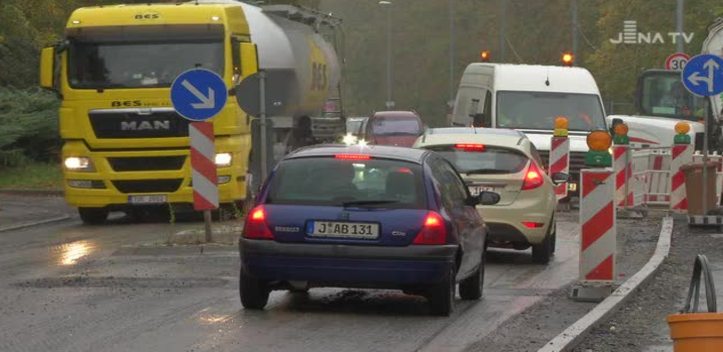 Geduldsprobe für Kraftfahrer: Auf Hauptverkehrsstraßen verzögern sich Bauarbeiten