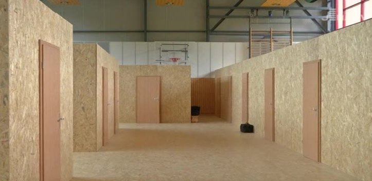 Einrichtung: Die Mefa-Turnhalle in Lobeda-Ost soll Notquartier für Flüchtlinge werden