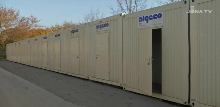 Wohn-Container eingerichtet: Auf dem Parkplatz am Ostbad werden Flüchtlingsfamilien leben