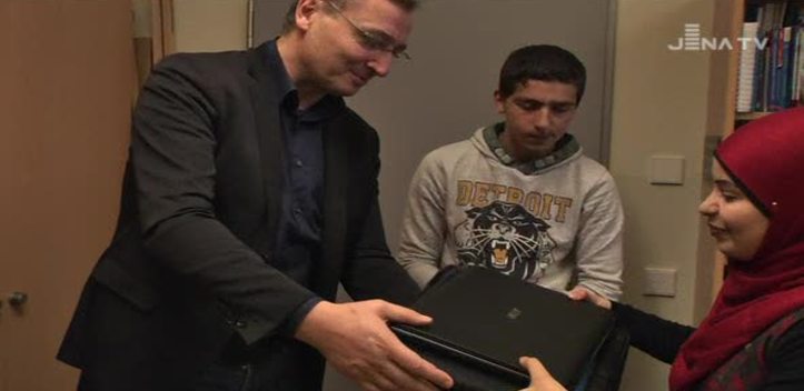 Flüchtlingskinder werden unterrichtet: Politiker machten sich ein Bild in der Lobdeburgschule