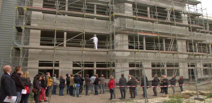 Montessorischule wird erweitert: In Jena-Nord konnte heute Richtfest gefeiert werden