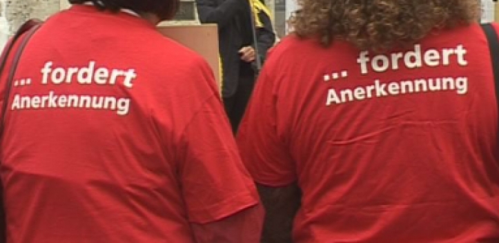 Sozial- und Erziehungsdienst: Beschäftigte für Annahme des Tarif-Angebotes