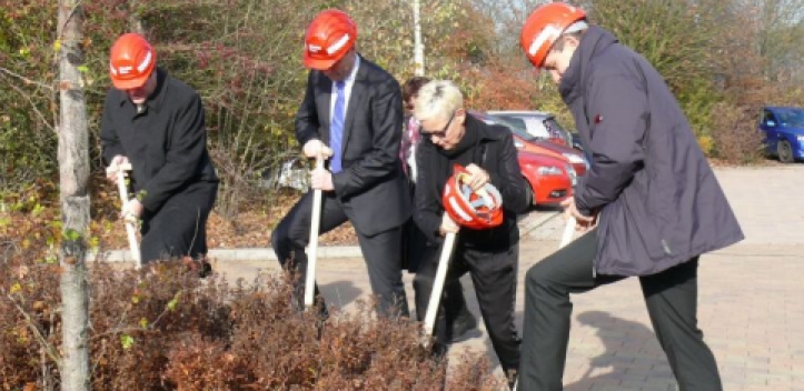 Erster Spatenstich für Erweiterungsbau der Landesärztekammer 