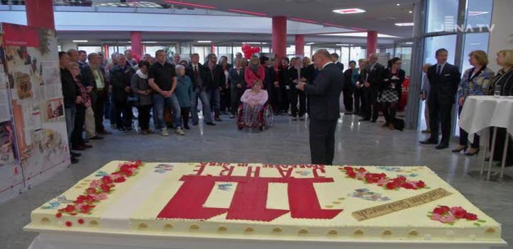 Bank-Jubiläum: Die 111 Jahre alte Sparkasse Gera beschenkte Vereine aus der Region