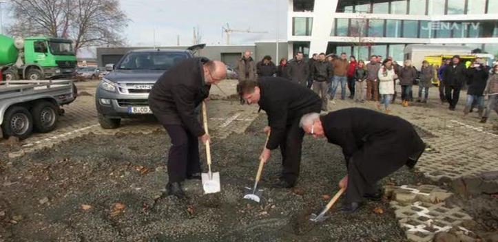 Spatenstich: Das Unternehmen GÖPEL electronic erweitert sich in Göschwitz
