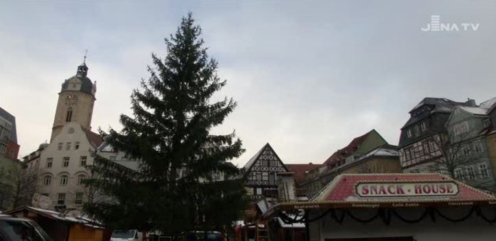 Im Aufbau: Der Weihnachtsmarkt beginnt am Mittwoch in Jenas Guter Stube