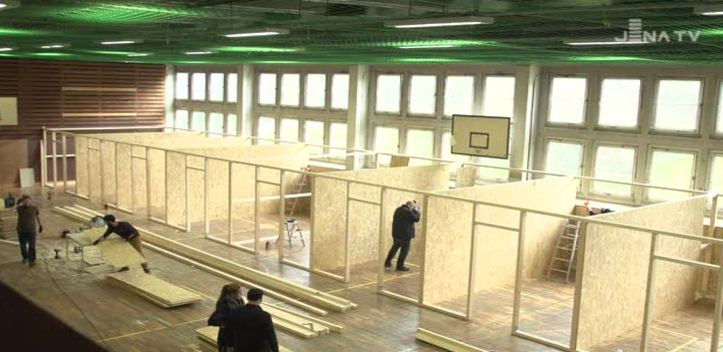 In der Turnhalle: In Winzerla bereitet sich die Stadt auf neue Flüchtlinge vor