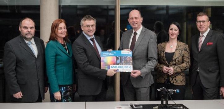 Forschungskooperation zwischen IOF und EAH