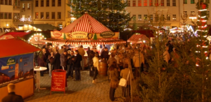 Kundgebung gegen Pony-Karussells auf Jenaer Märkten 