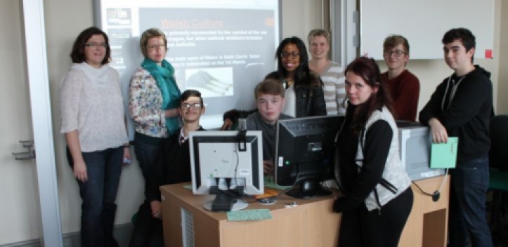 Walisische Jugendliche zu Gast im Englisch-Unterricht