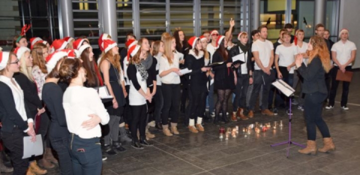 Weihnachtssingen der Jenaer Medizinstudenten 