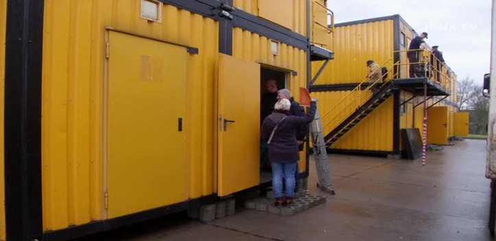 Container übergeben: In der Carolinenstraße in Lobeda-Ost wird die AWO Flüchtlinge betreuen