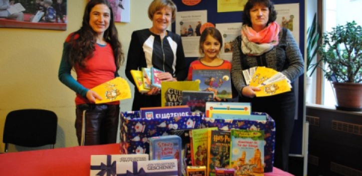 Weihnachtsspende für Verein „Tausend Taten“ 