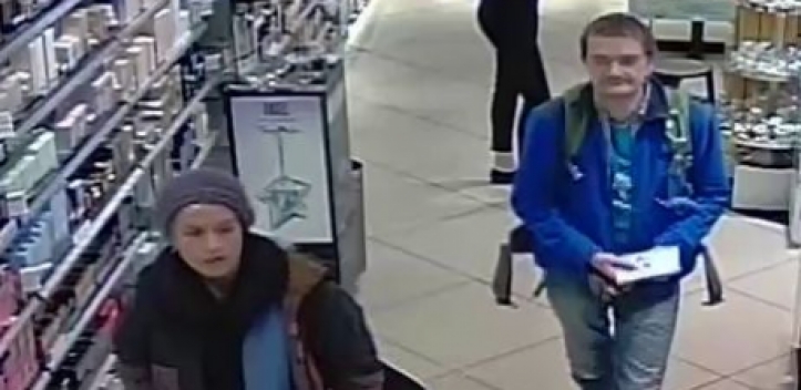 Polizei sucht Parfümerie-Täter